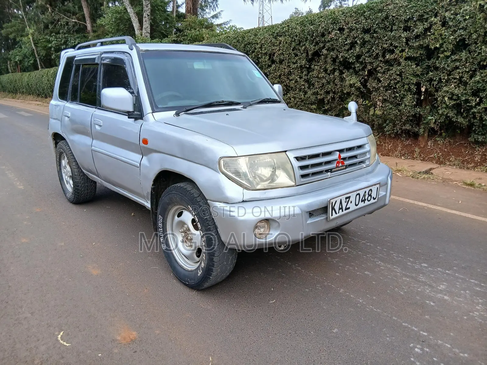 Mitsubishi Pajero 2000 Silver