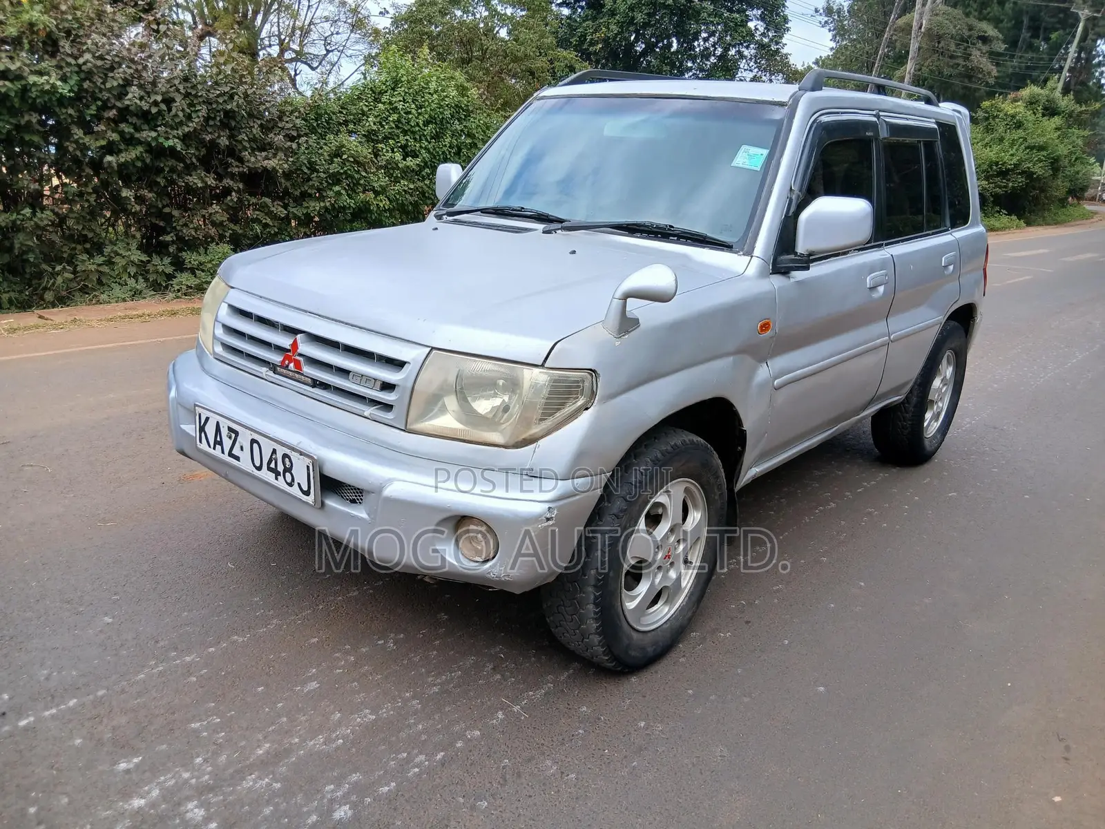 Mitsubishi Pajero 2000 Silver