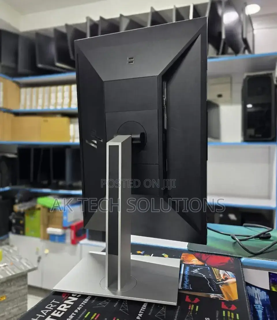HP E24i G4
Size:24 Inch 
Resolution:1920*1200
Ports:vga/Display/Hdmi