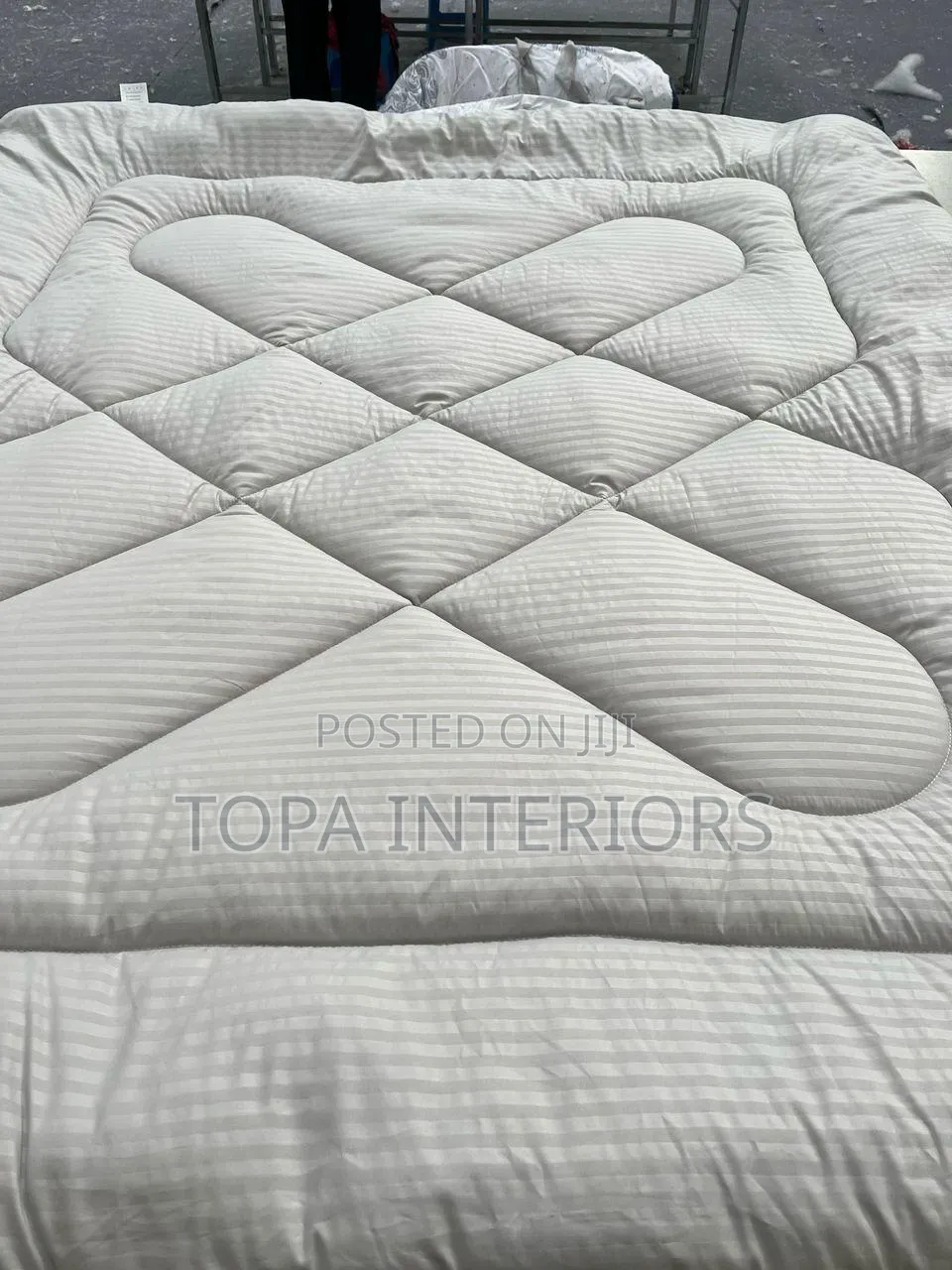 Premium Beddings Binded 6x6 Duvet Set