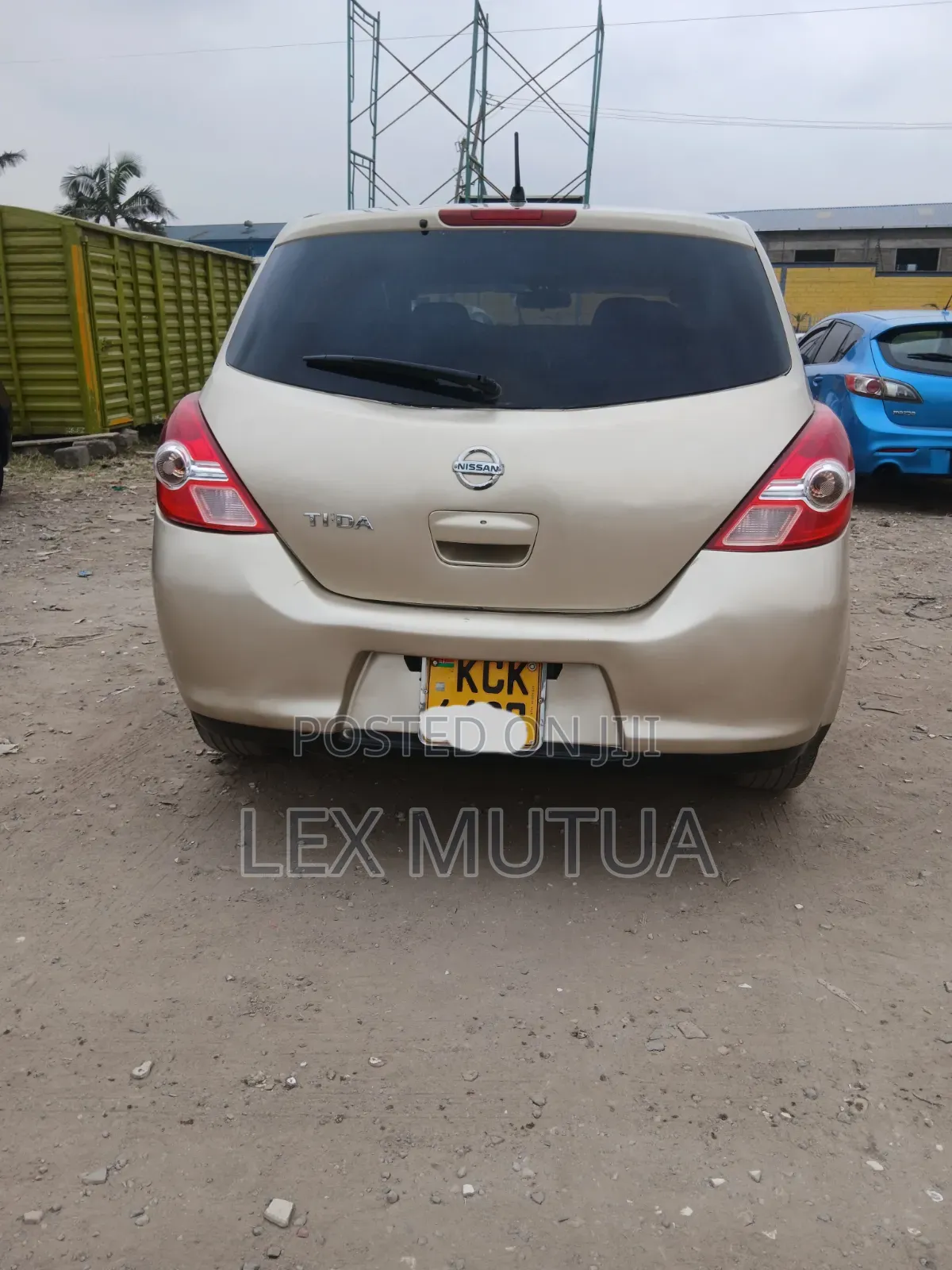 Nissan Tiida 2010 Beige