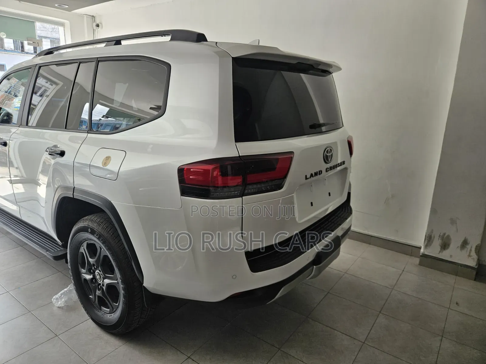 Toyota Land Cruiser 2021 White