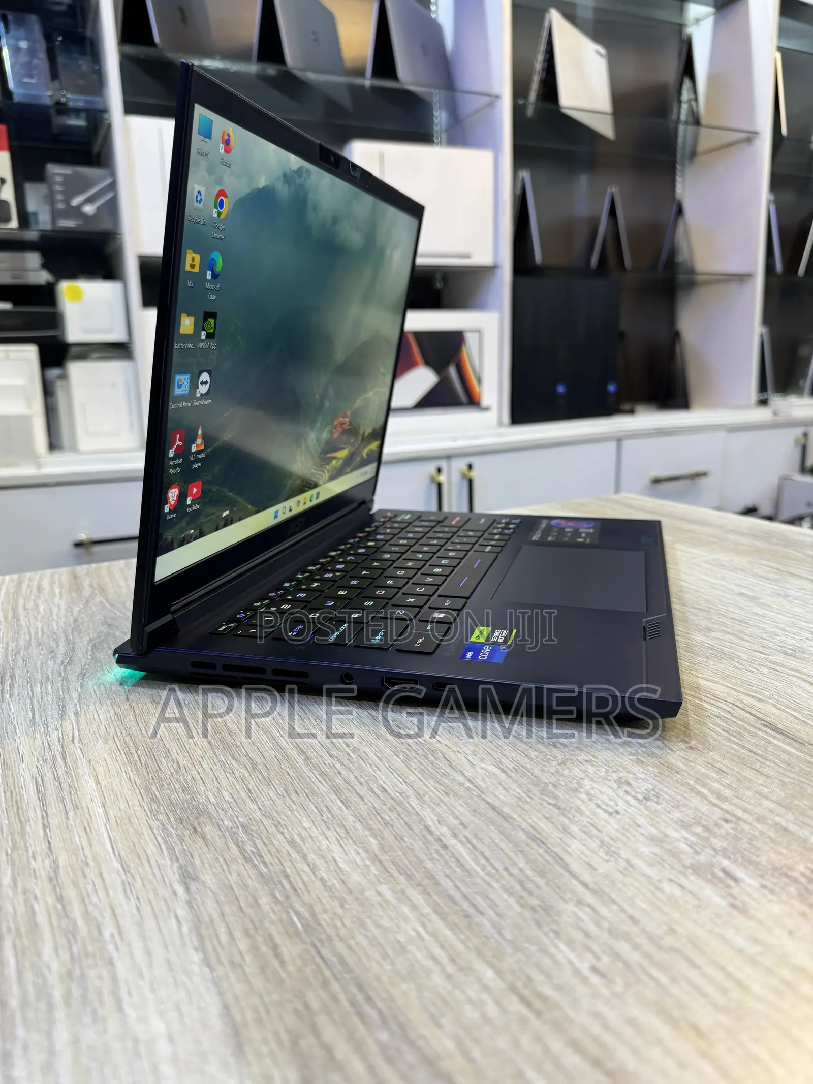 Laptop MSI Stealth 14 Studio A13VF 16GB Intel Core i7 SSD 1T