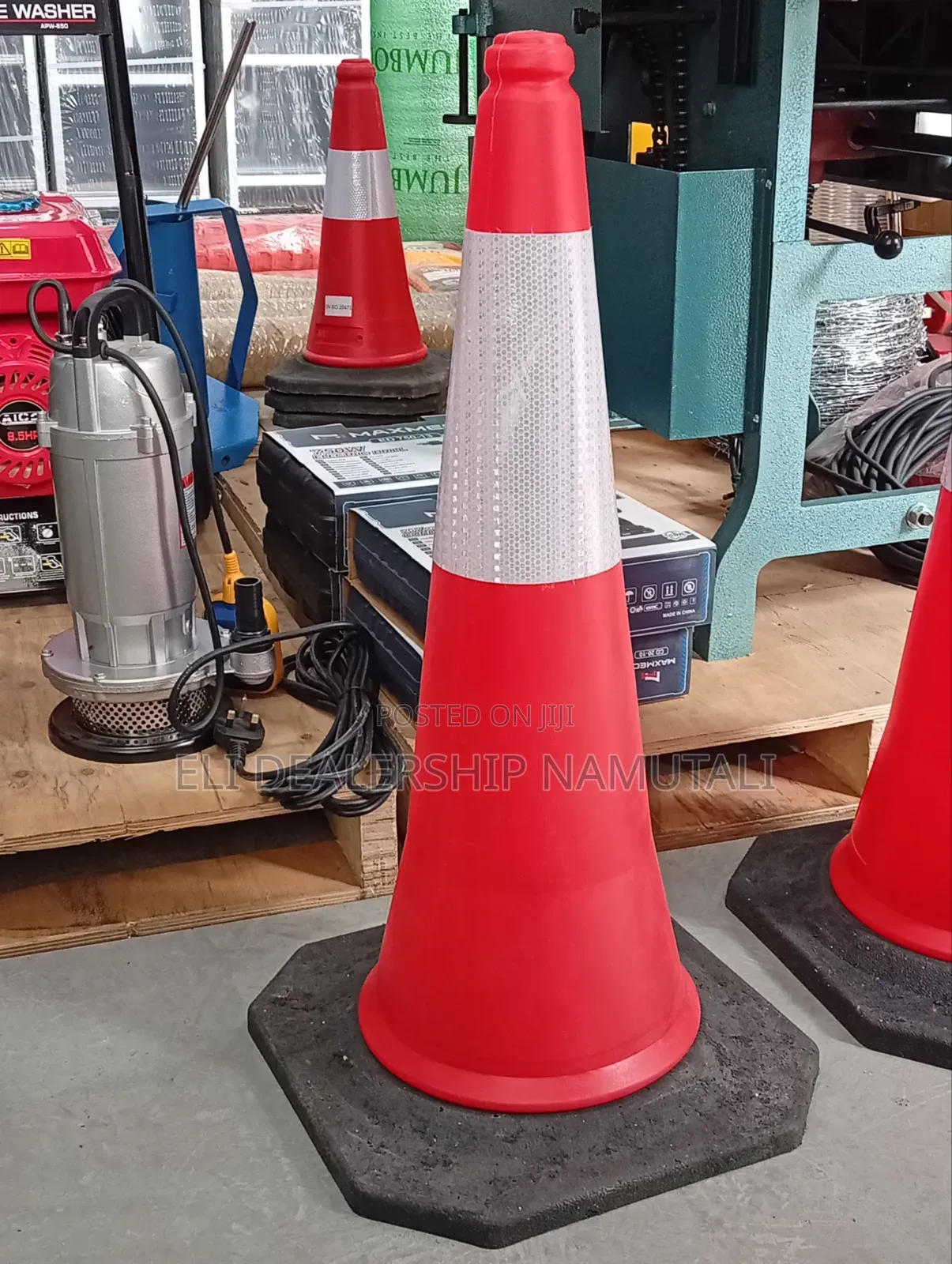 75cm Reflective PVC Traffic Cone – Ideal for Road & Site Safety