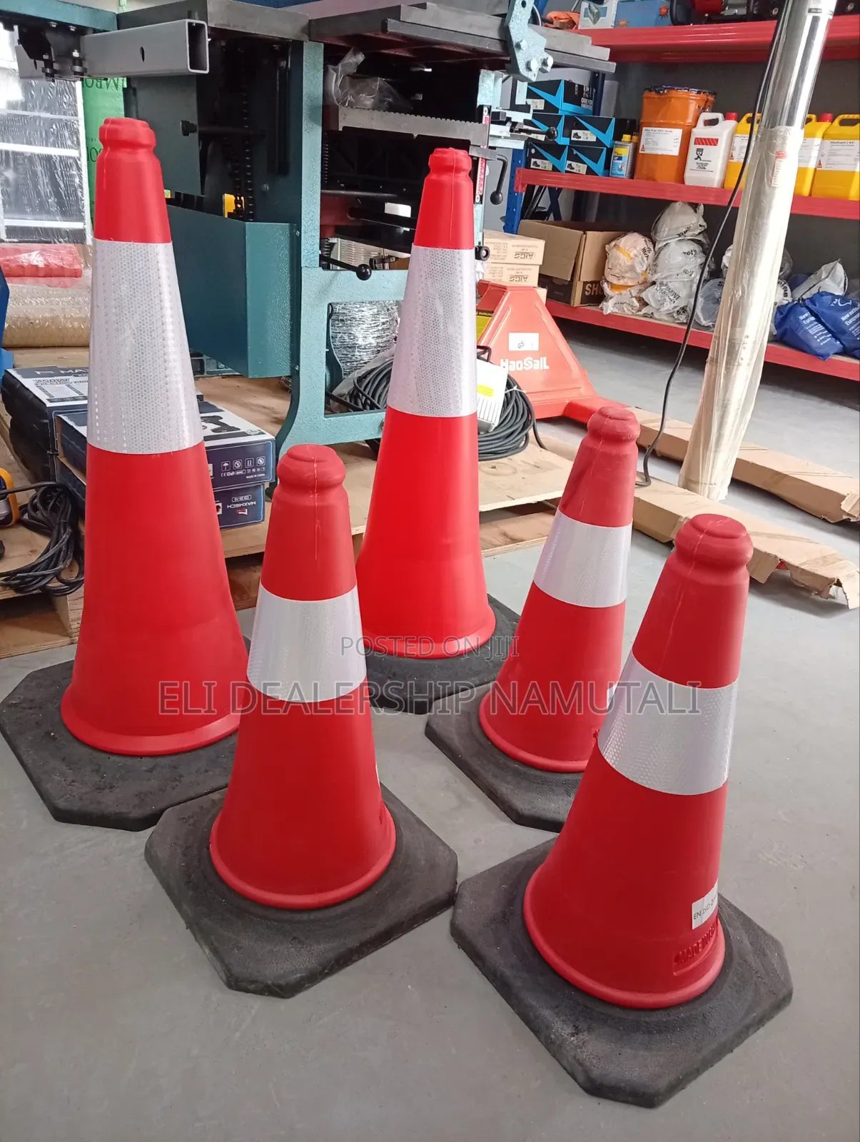 Professional 75cm Road Safety Cone – Reflective PVC Traffic Cone