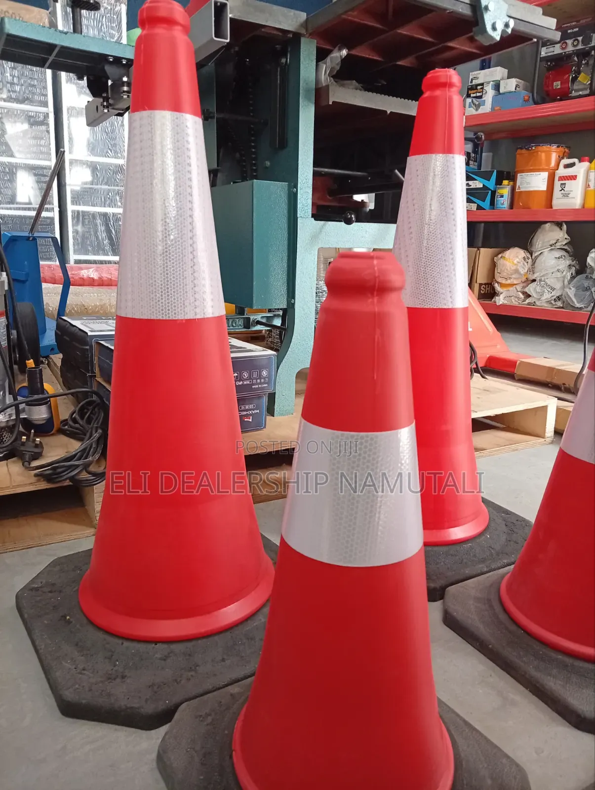 Professional 75cm Road Safety Cone – Reflective PVC Traffic Cone