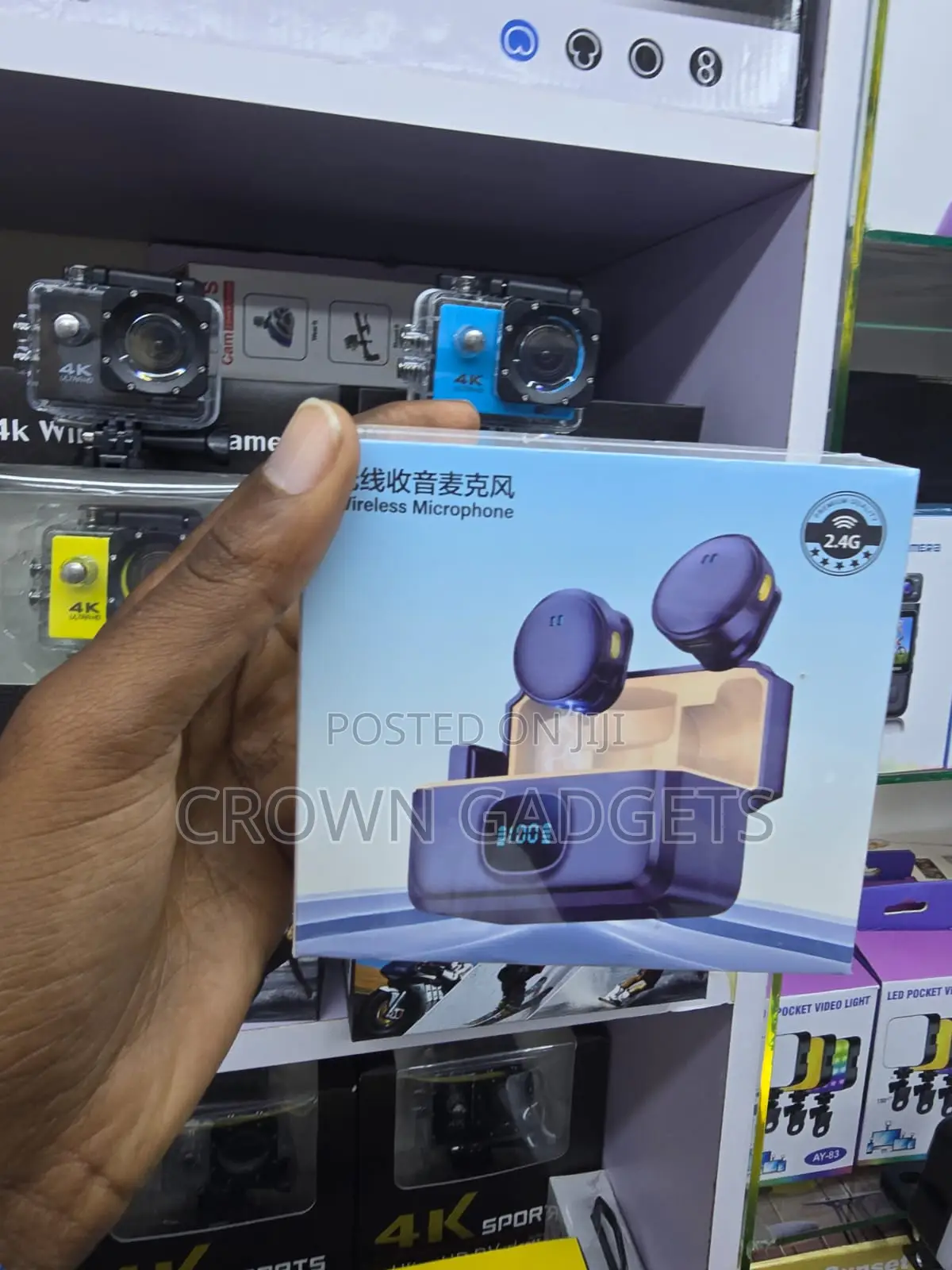 Q8 Type-C Plug Play Wireless Microphone With LED Display