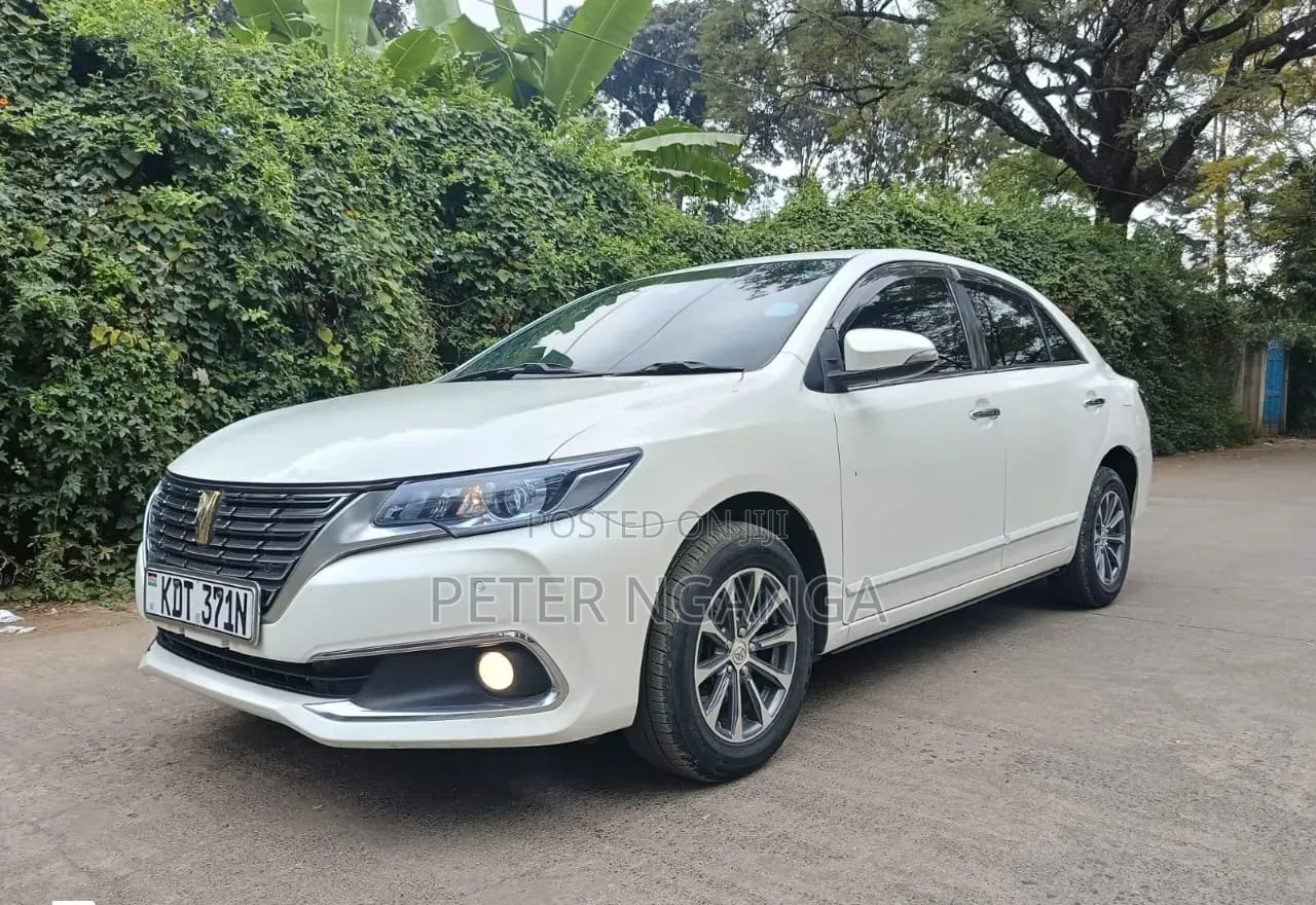 Toyota Premio 2019 Off white