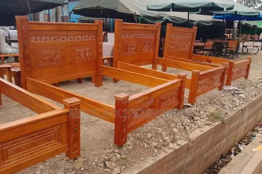 Mahogany Commercial Fido Beds Solid Queen Sized