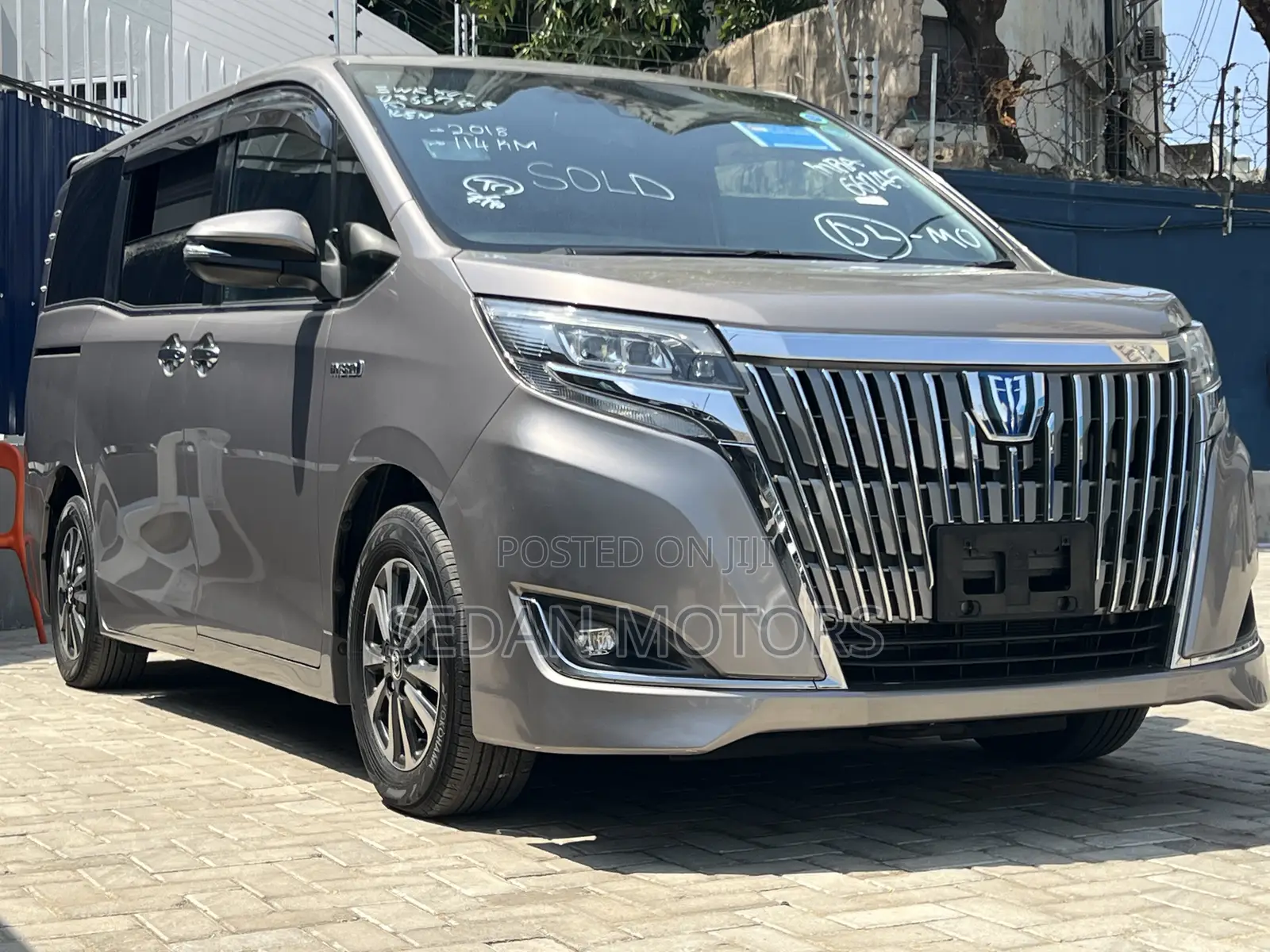 Toyota Esquire 2019 Gold