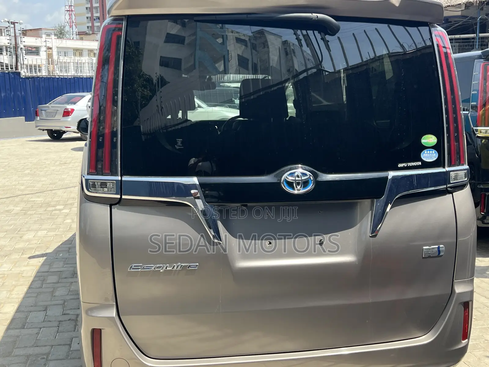 Toyota Esquire 2019 Gold