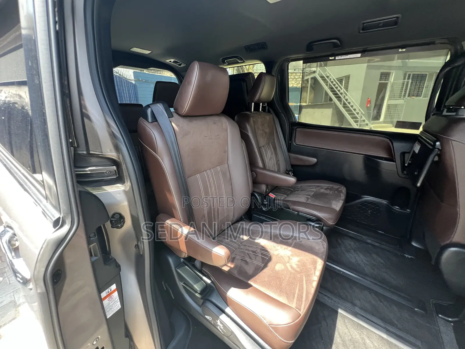 Toyota Esquire 2019 Gold