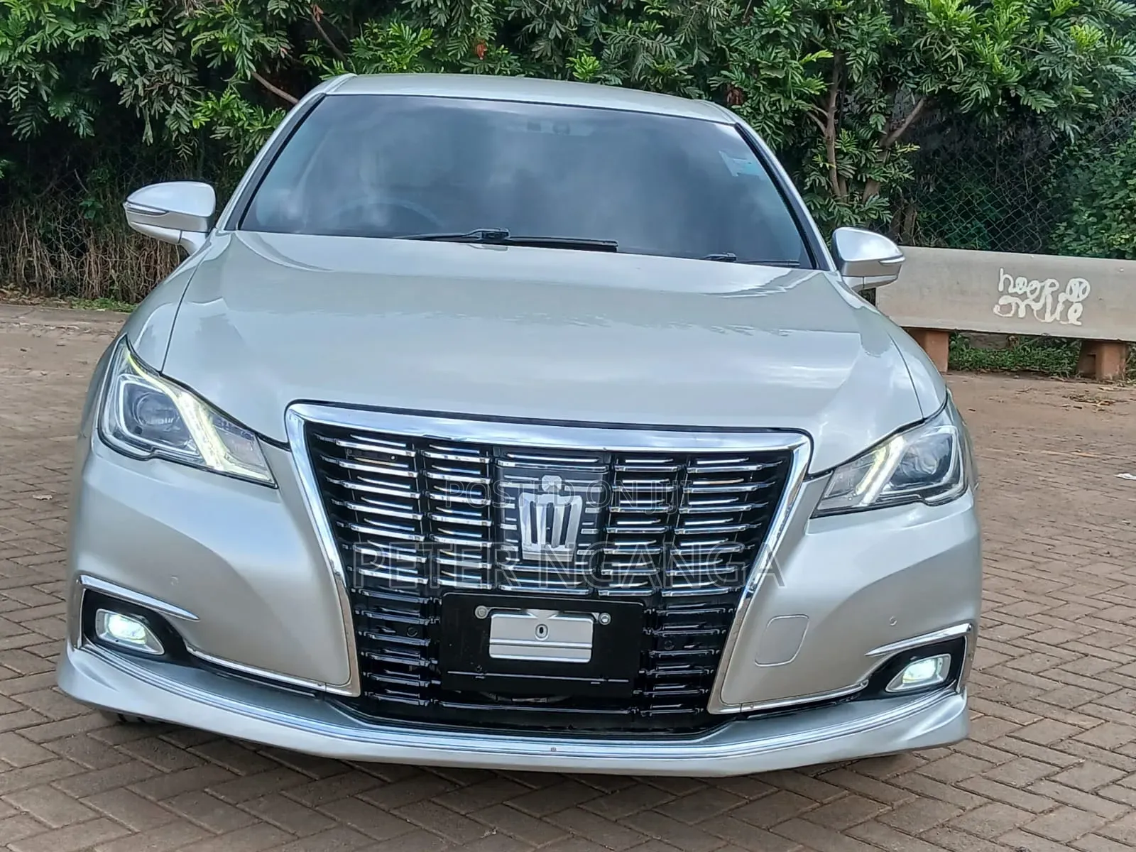 Toyota Crown 2016 Silver