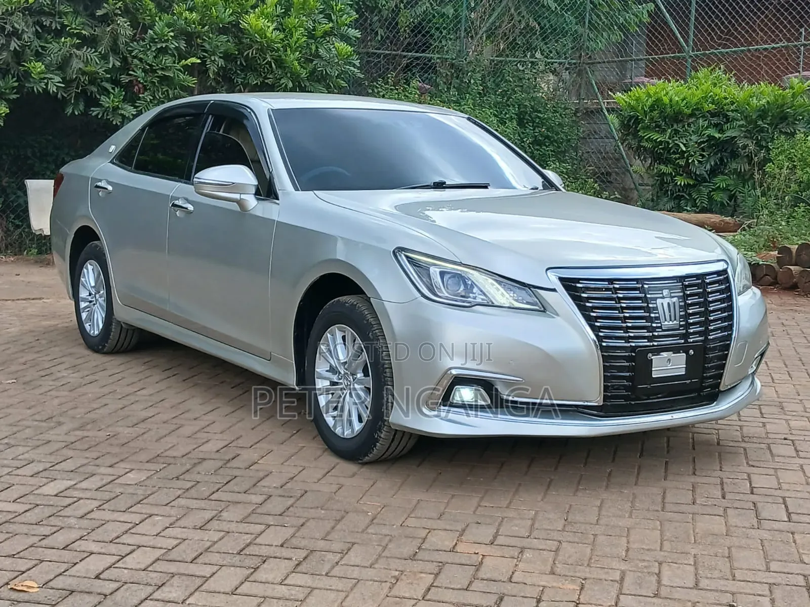 Toyota Crown 2016 Silver