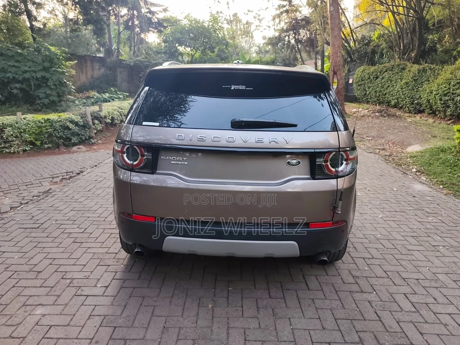 Land Rover Discovery Sport 2016 Gold