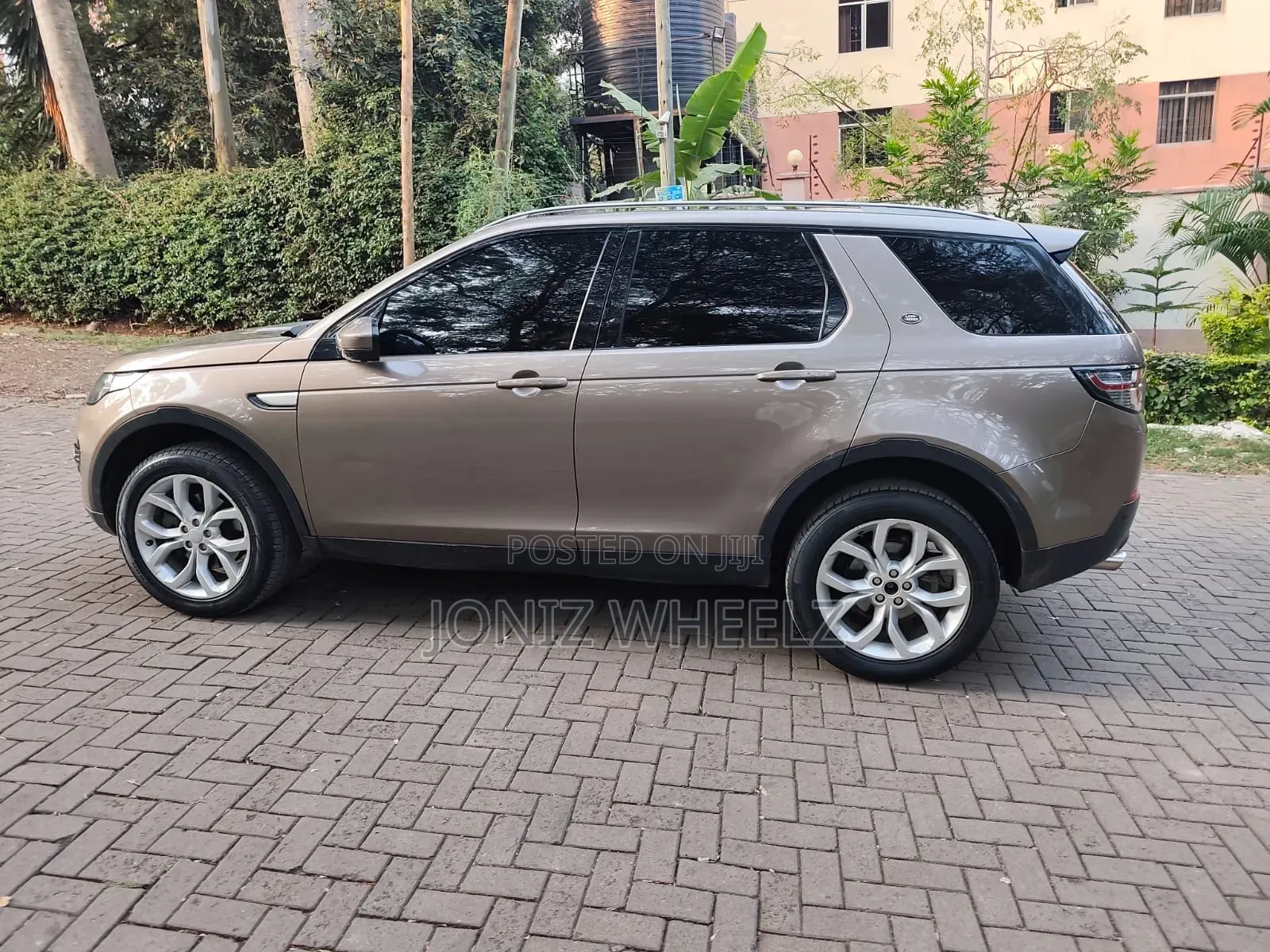 Land Rover Discovery Sport 2016 Gold