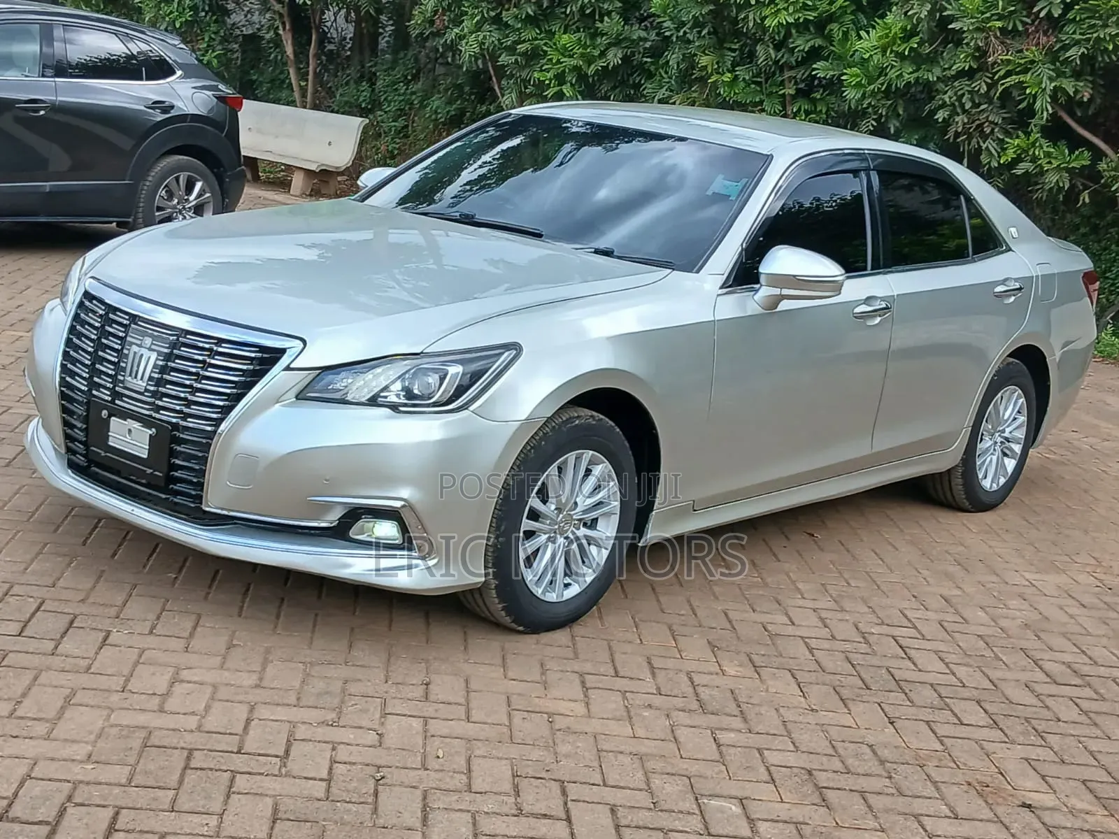 Toyota Crown 2016 Silver