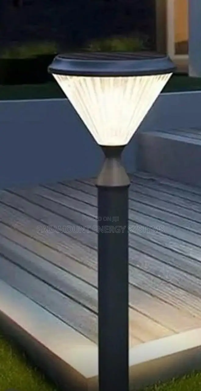 Solar Garden Lights/ Lawn Lamp
