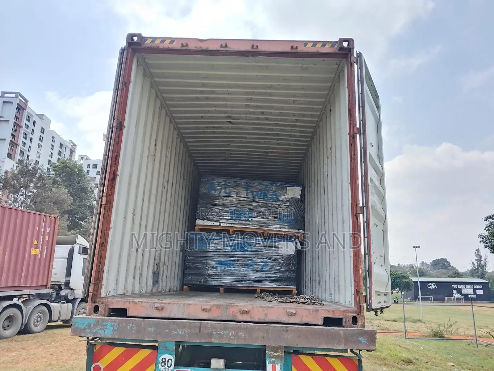 Trailer Accesible for Goods Transport Across Borders