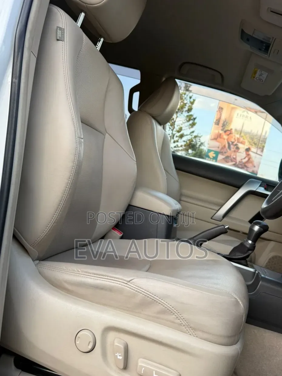 Toyota Land Cruiser Prado 2019 White