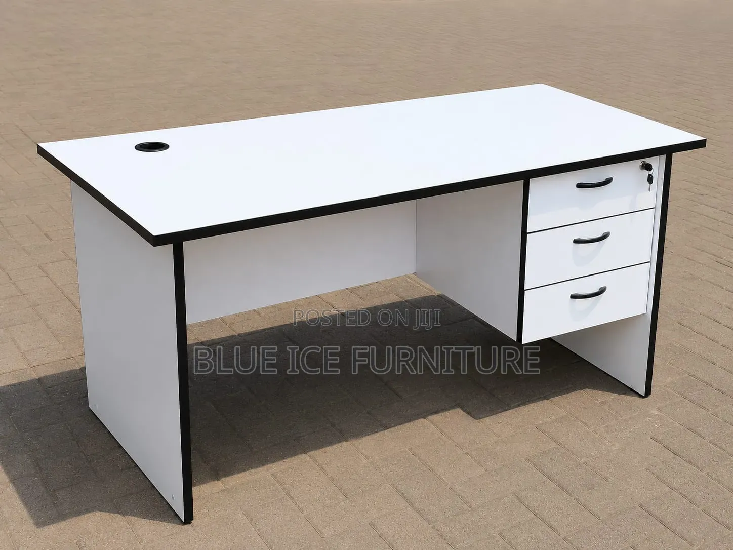 Modern 1.4m Executive Office Desk With 3-Drawer