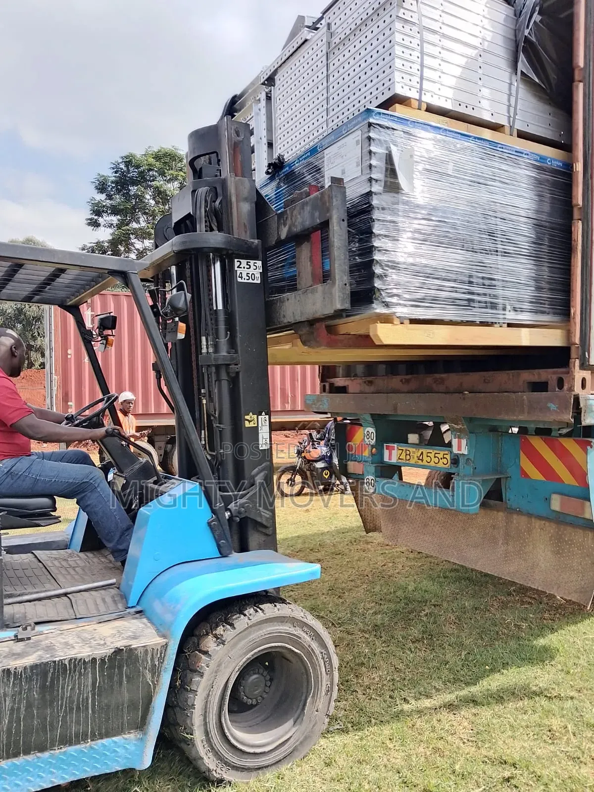 Heavy Duty Forklift for Lifting Solutions Accessible