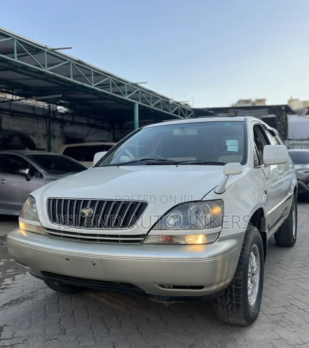 Toyota Harrier 3.0 V6 2002 White