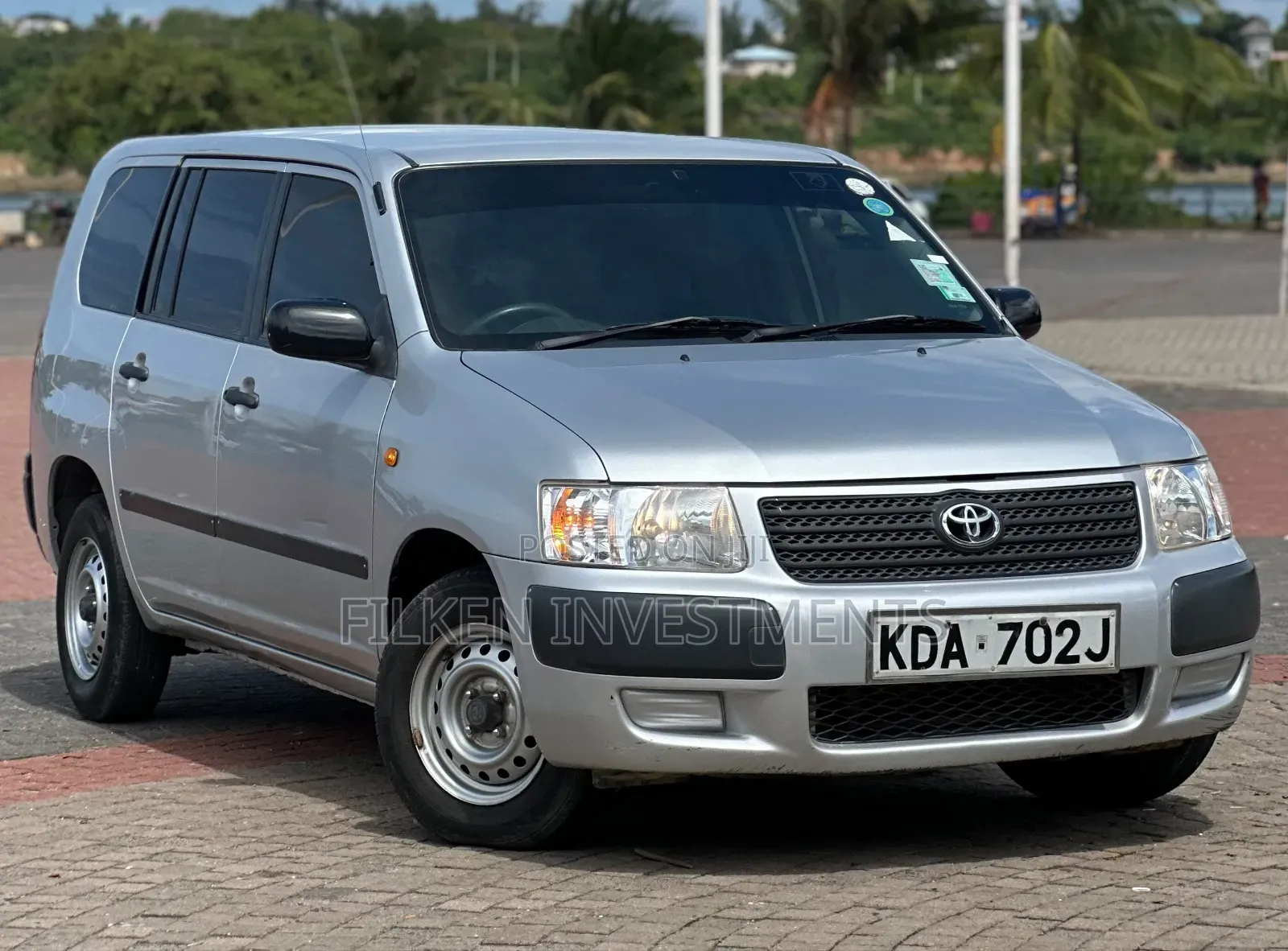 Toyota Succeed SV Premium 2014 Silver