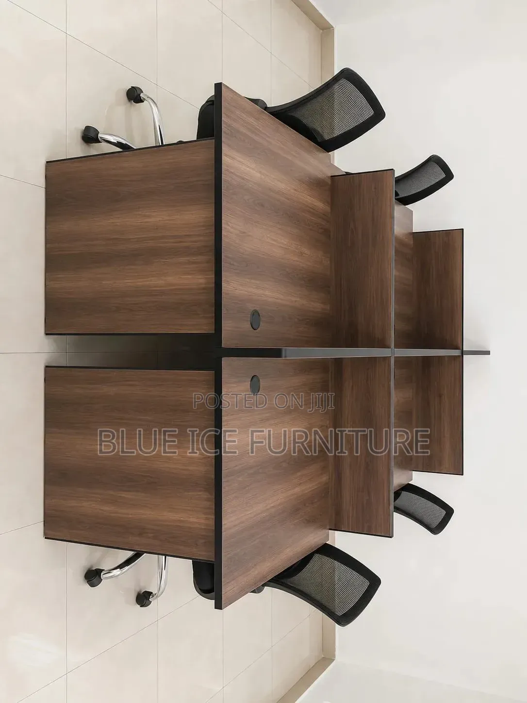 Modern 4 - Way Office Workstation With Partition