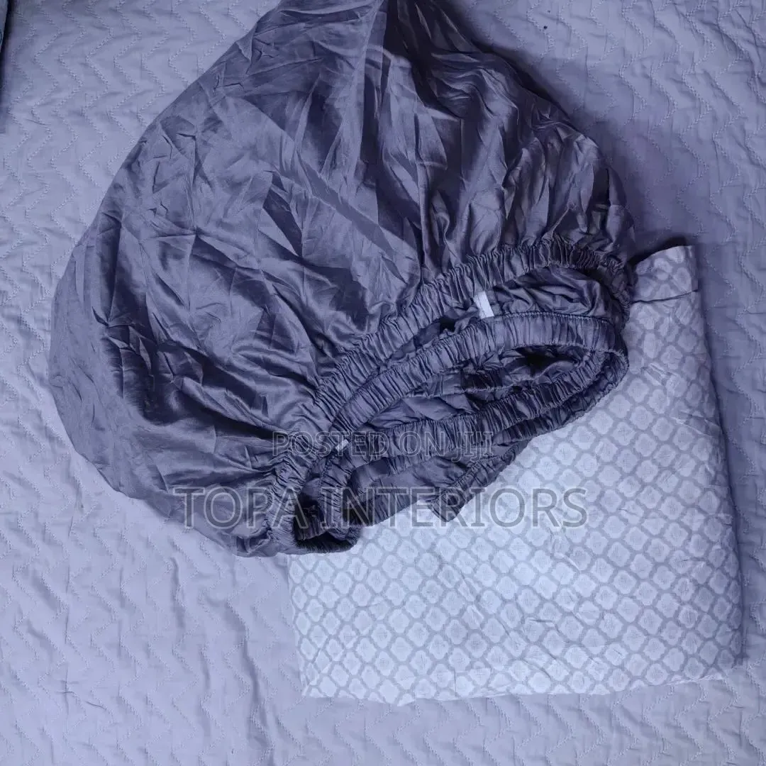 Removable Waterproof Mattress Protector Cover With Fitted Edges