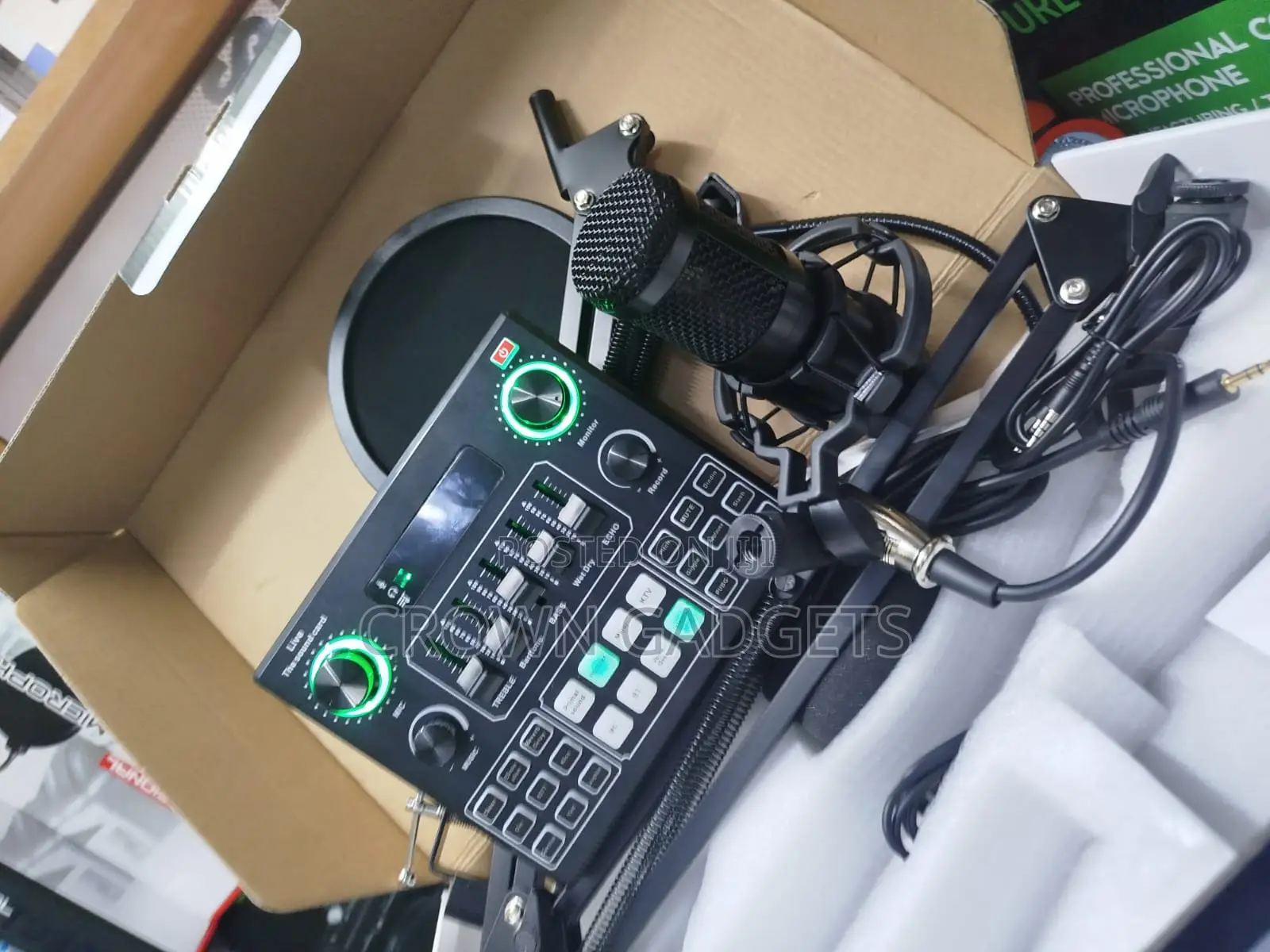 BM800 Condenser Microphone With V9 Live Sound Card Kit