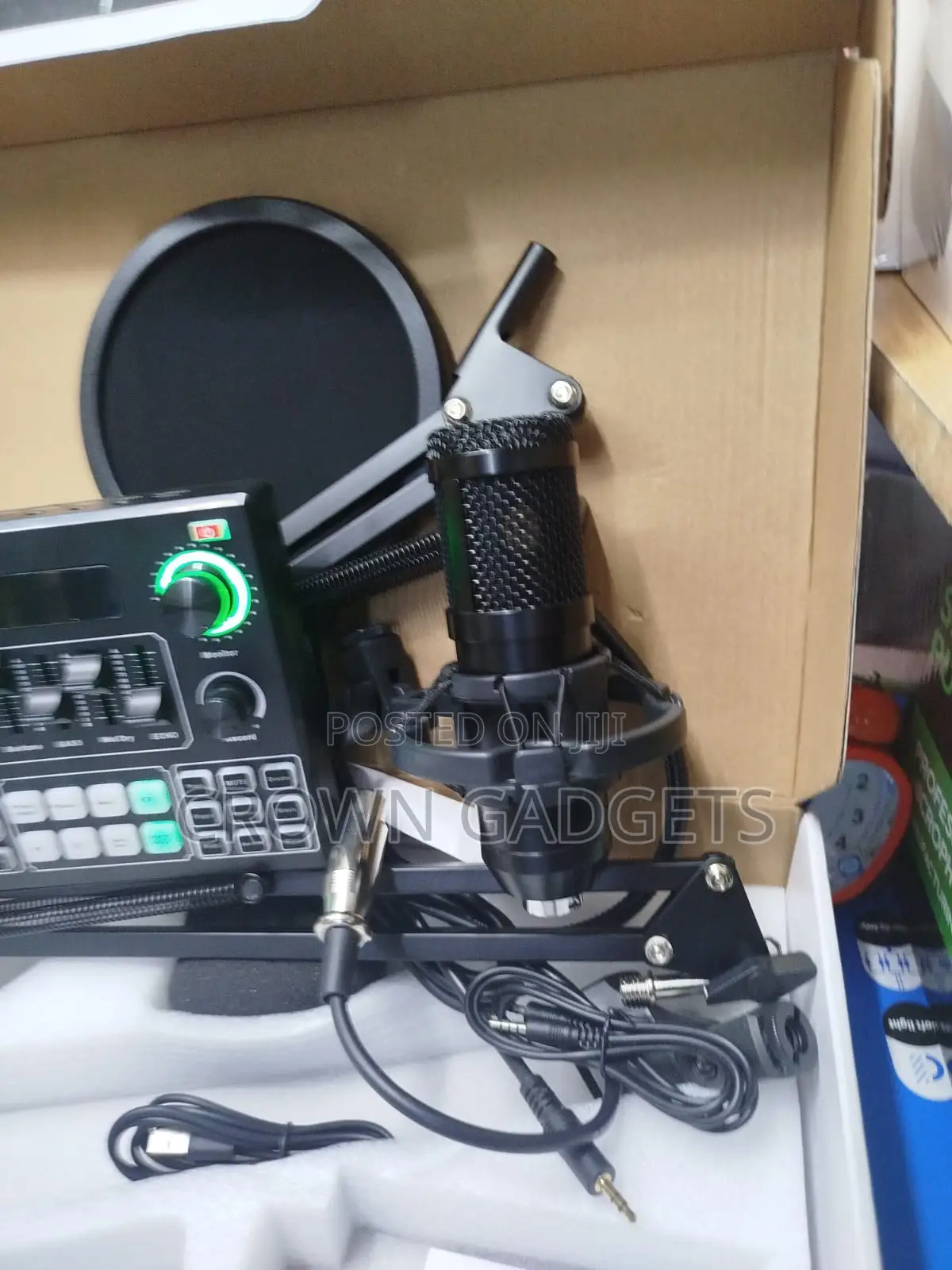 BM800 Podcast Mic With V9 Live Streaming Sound Card