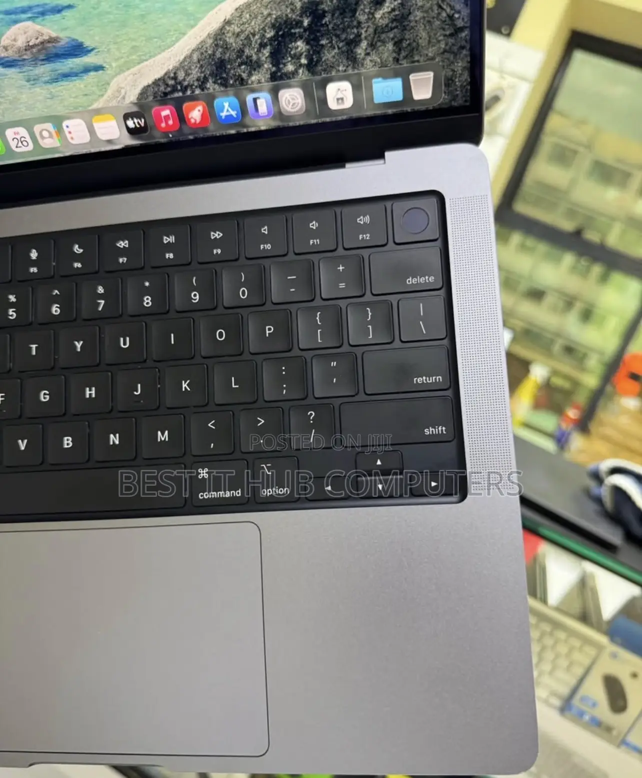 Laptop Apple MacBook Pro 2021 M1 16GB Apple M1 Pro SSD 512GB