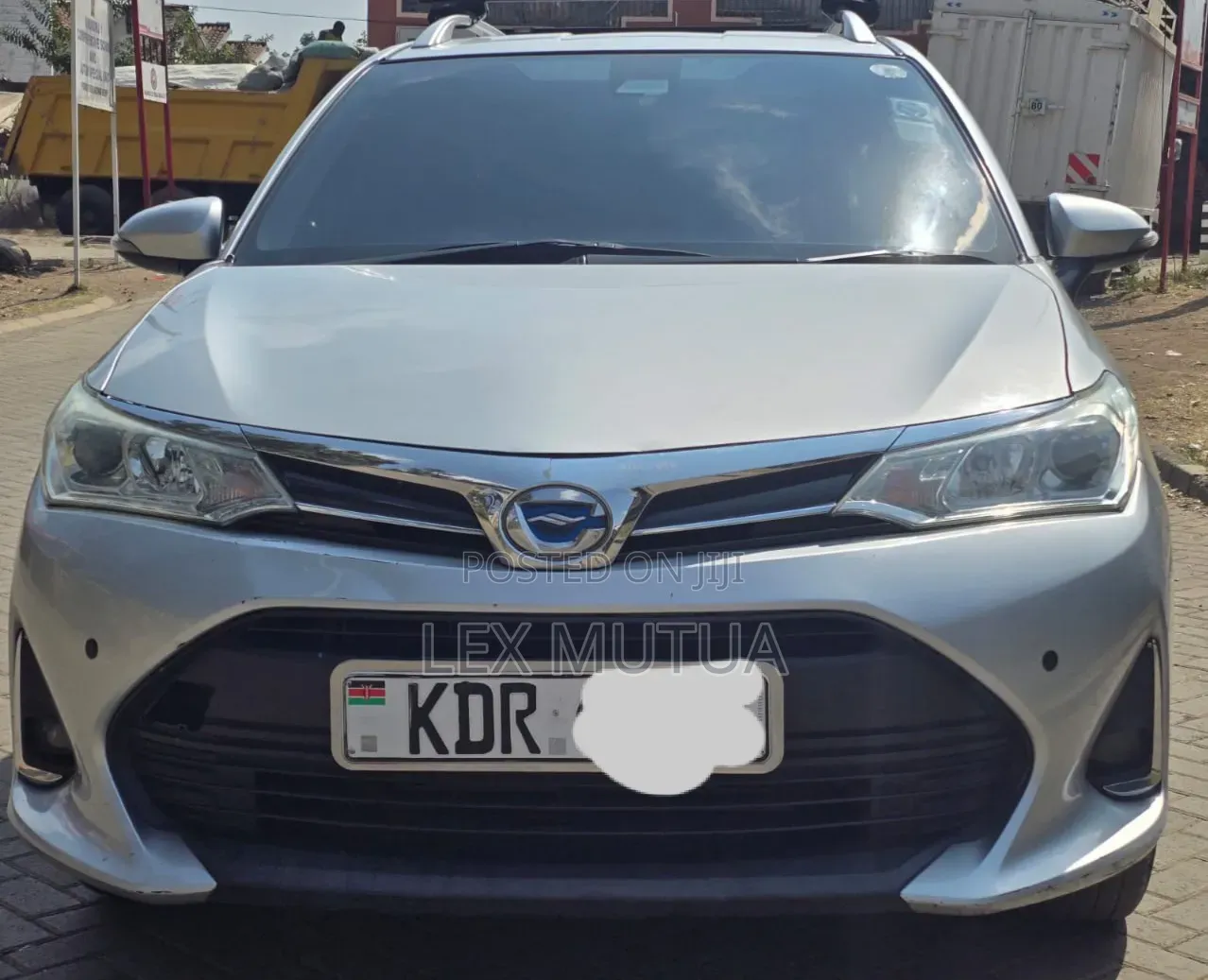Toyota Corolla Fielder 2018 Silver