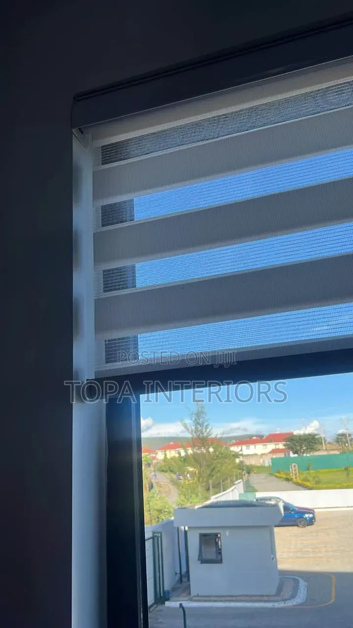 Quality Rolling Home and Office Window Blinds Installation