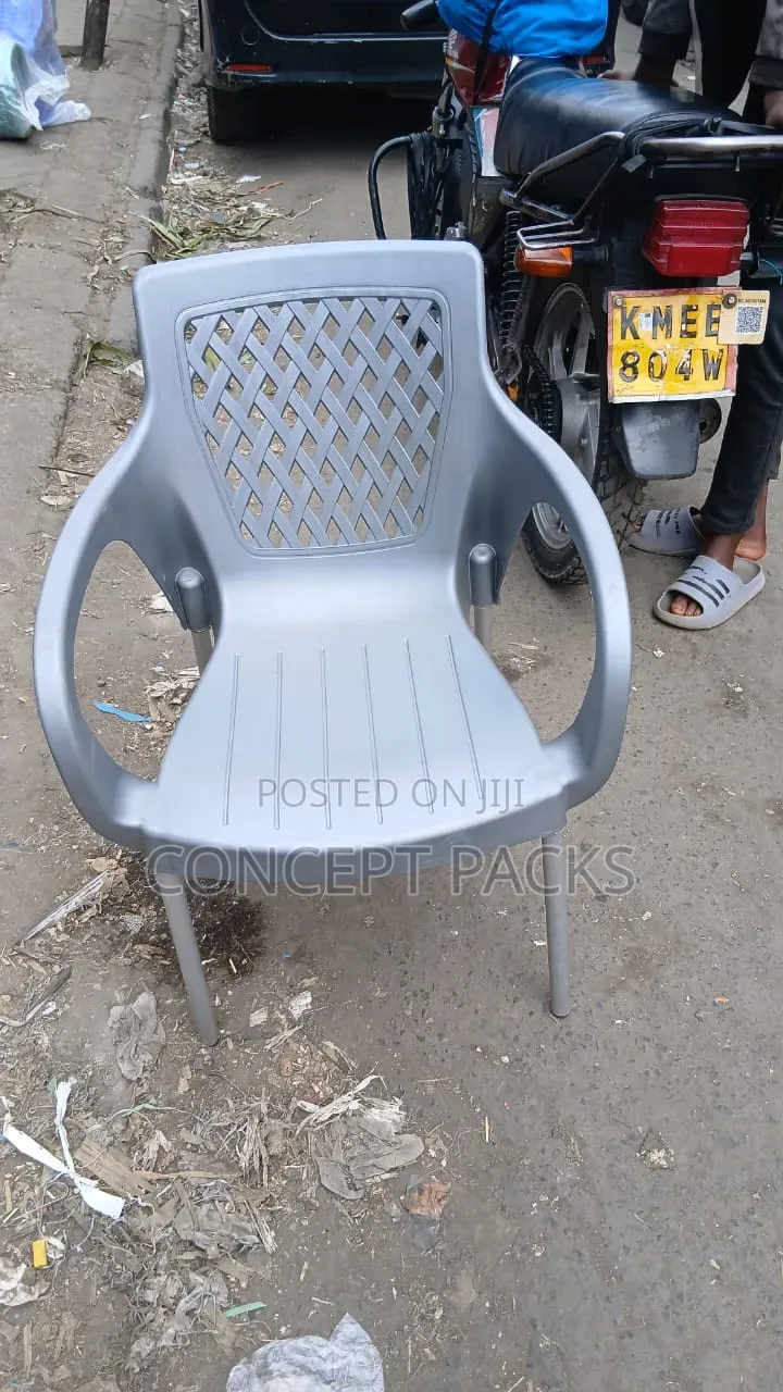 Grey Arm Chair With Strong Aluminum Standard 4 Legs