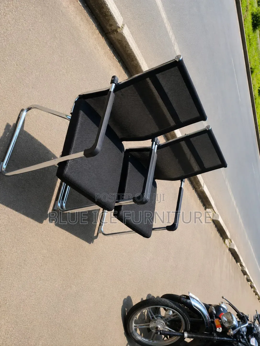 Black Mesh Visitors Office Chair With Armrest