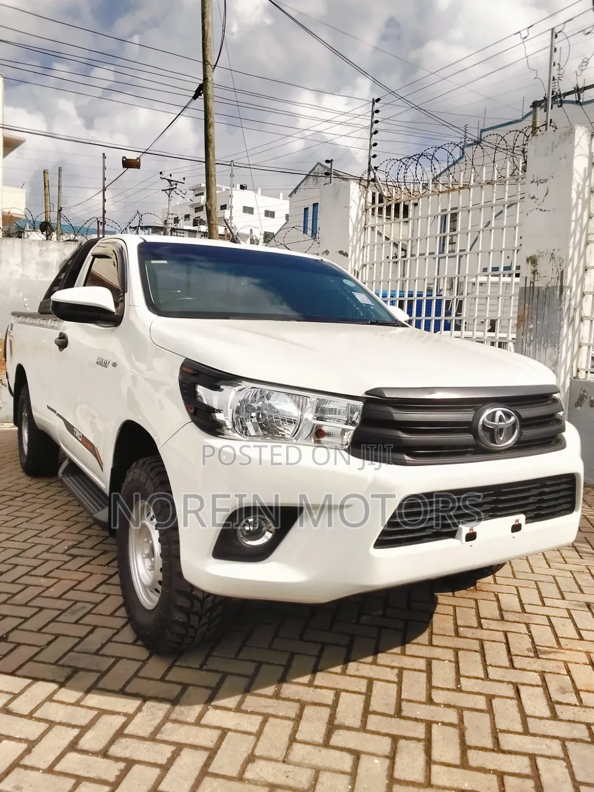 Toyota Hilux 2019 White