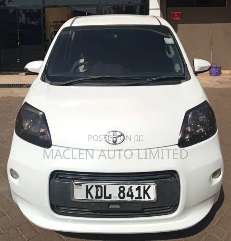 Toyota Porte 2015 White