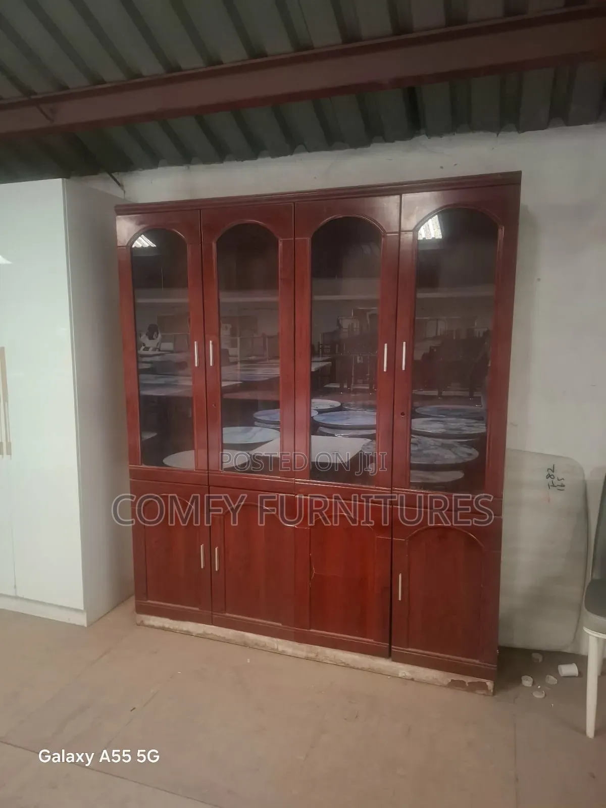 Elegant 4 Door Wooden Display Cabinent