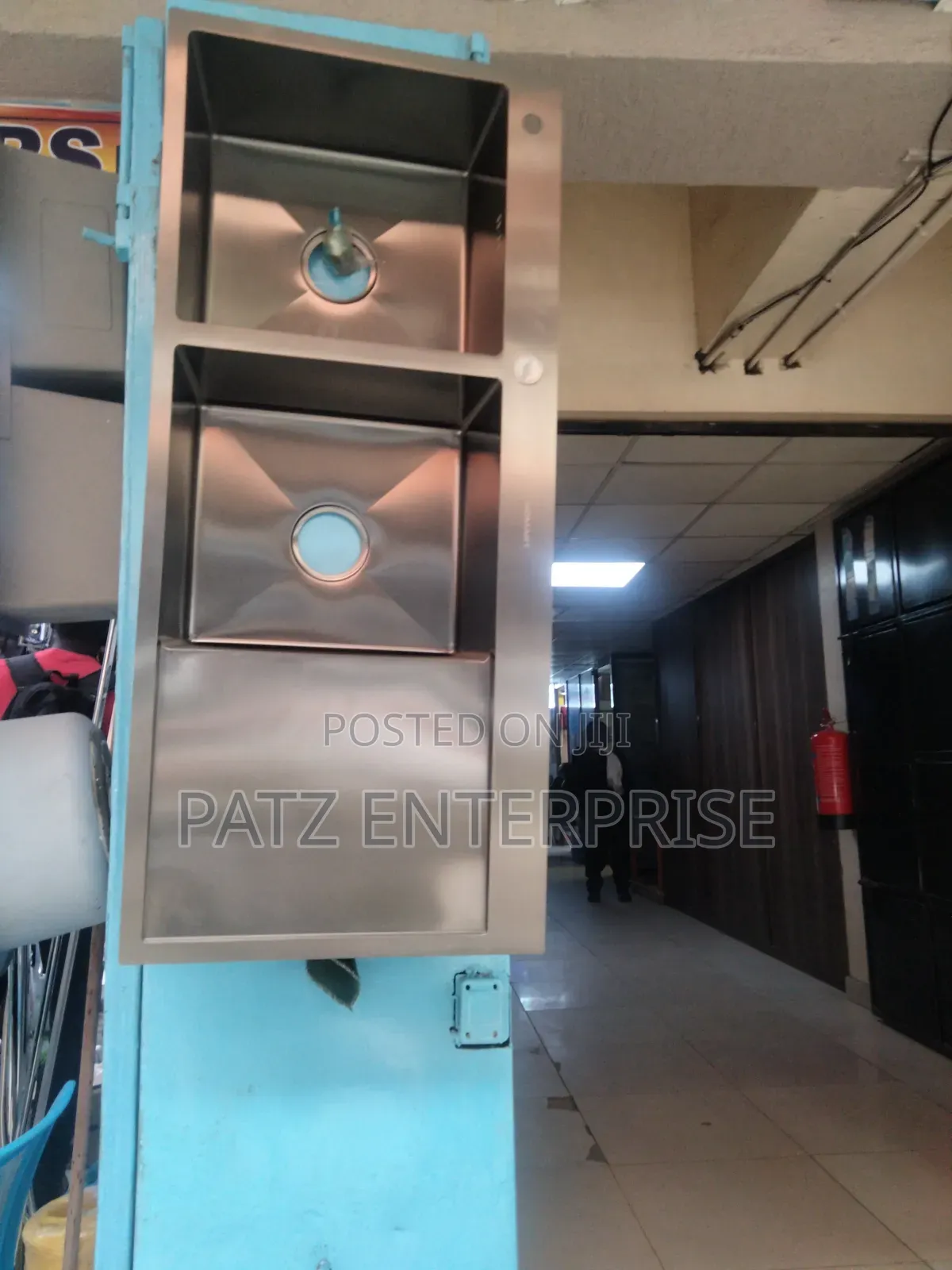 Heavy Double Sink With Single Drain
