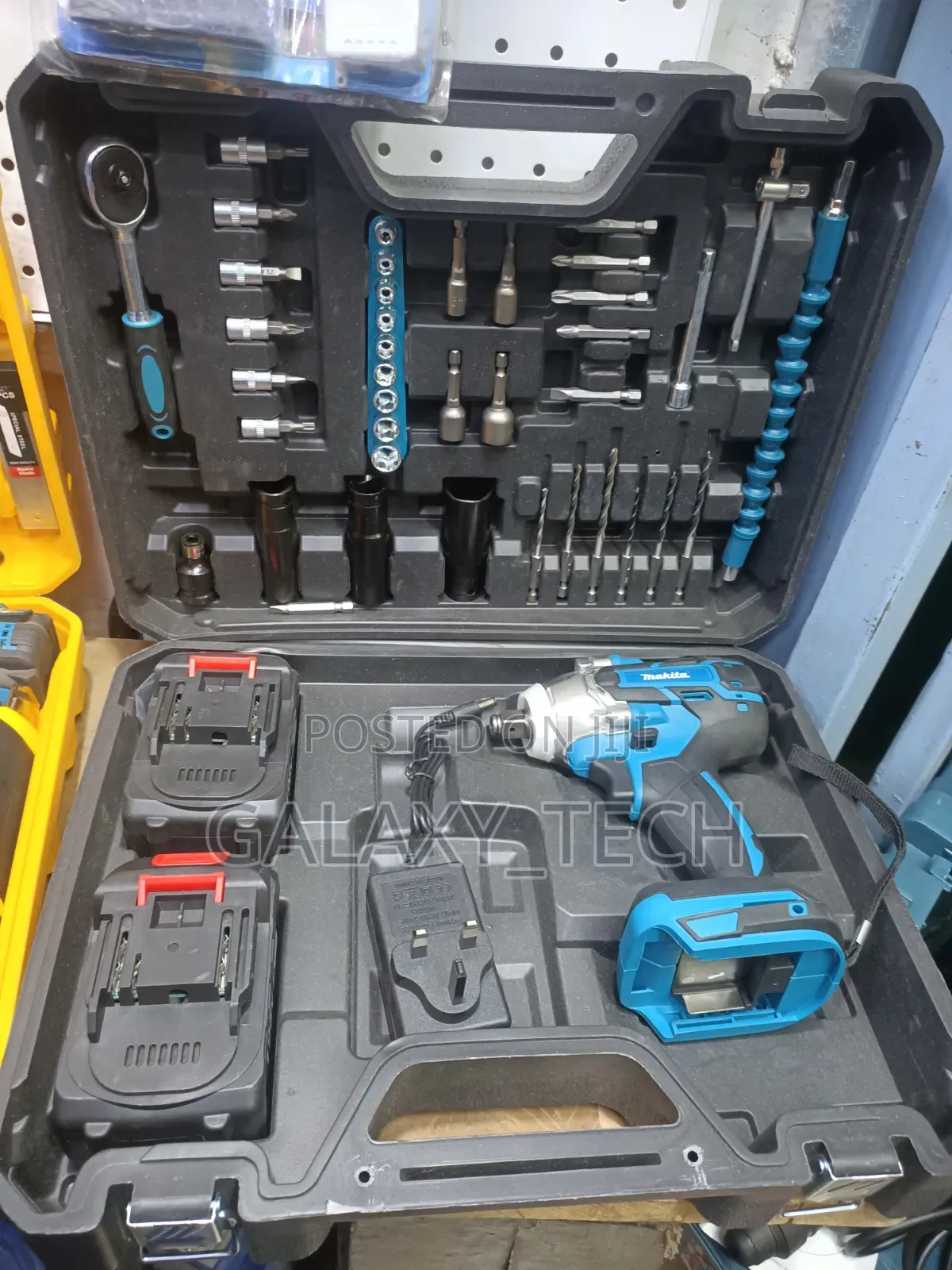 Makita Cordless Impact Wrench Tool Kit(198V)