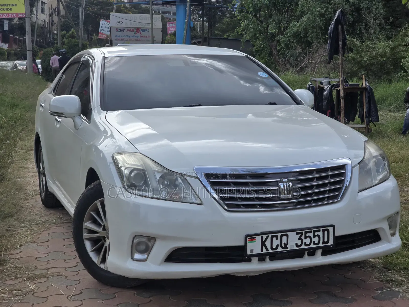 Toyota Crown 2011 White