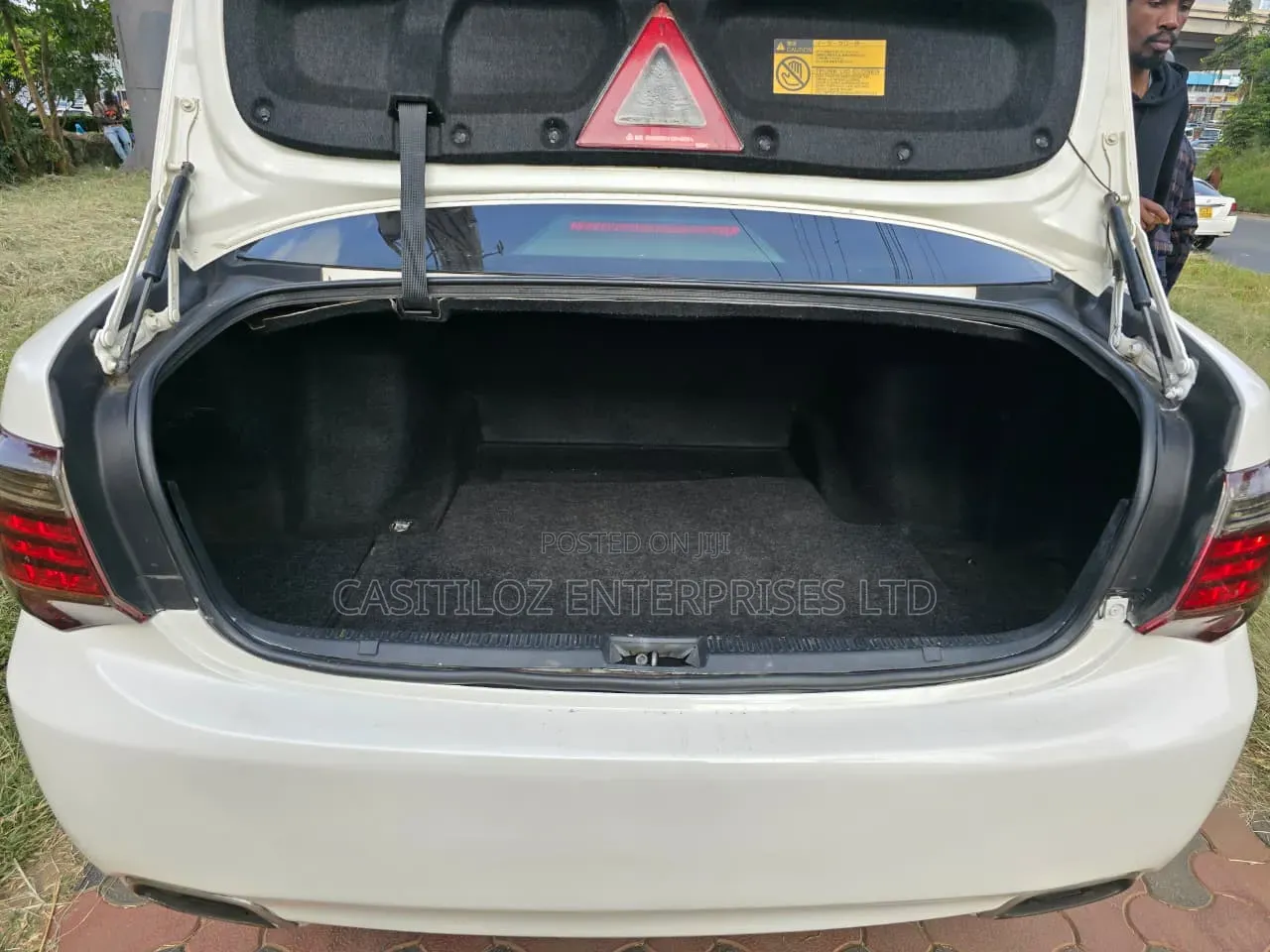 Toyota Crown 2011 White