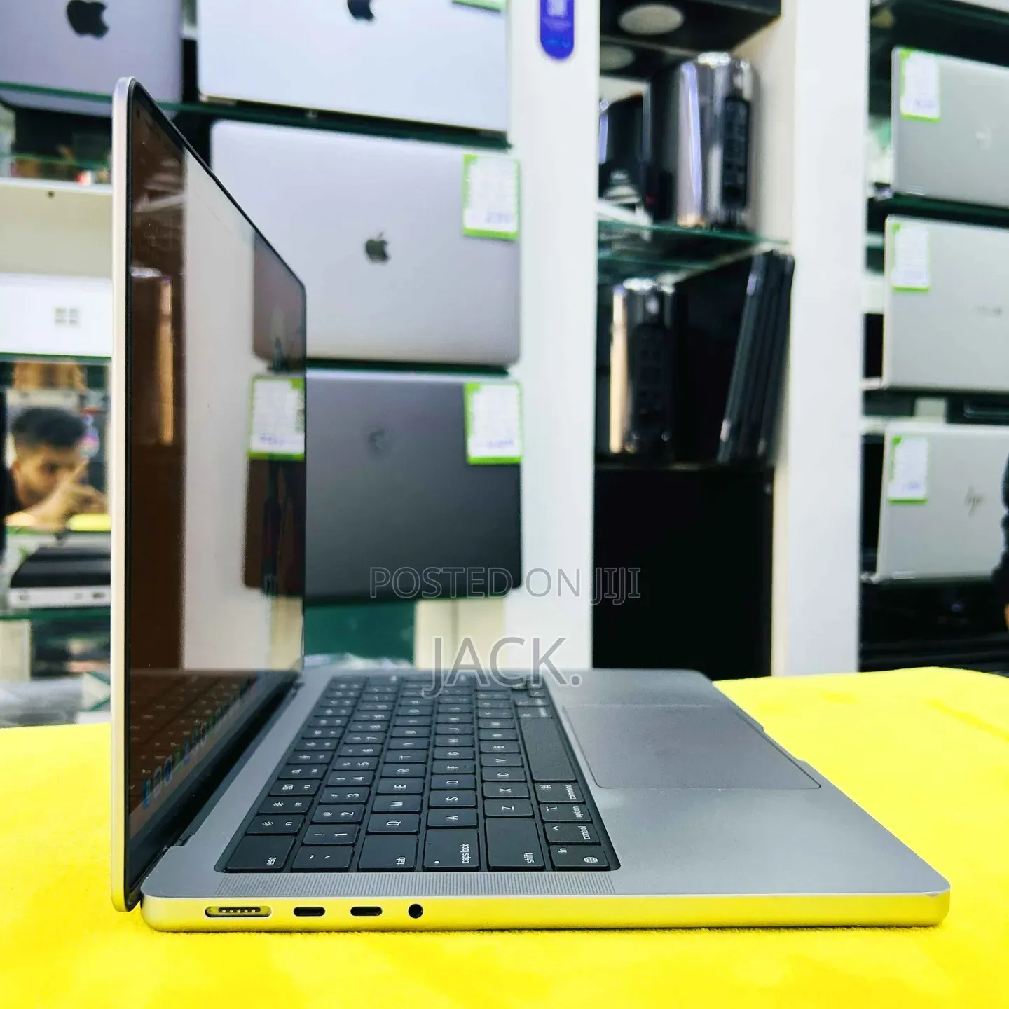 Laptop Apple MacBook Pro 2021 M1 Max 32GB Apple M1 Max SSD 1T