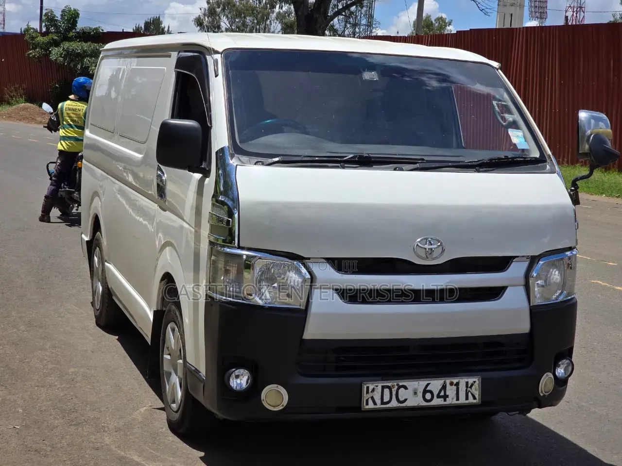 Toyota HiAce 2014 White