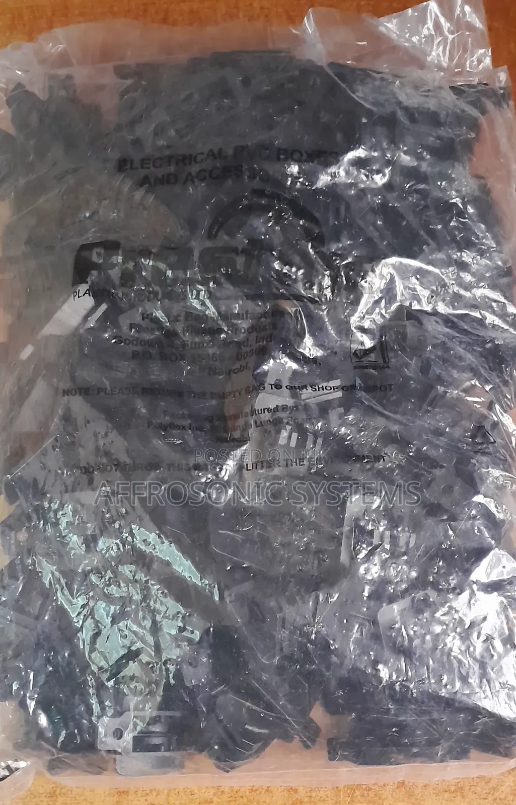 Uv W Type Electric Fence Insulator (Packet)