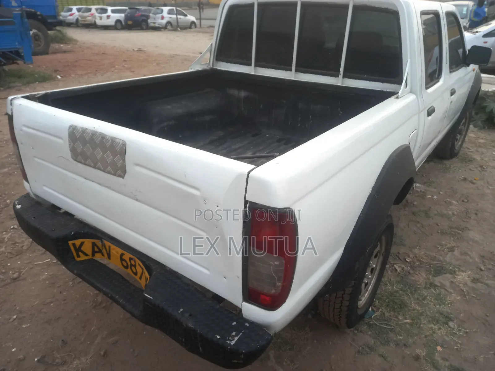 Nissan Hardbody 2012 White