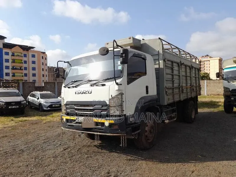 Isuzu FVR
Yom 2022