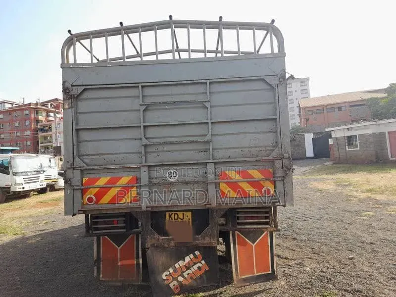 Isuzu FVR
Yom 2022